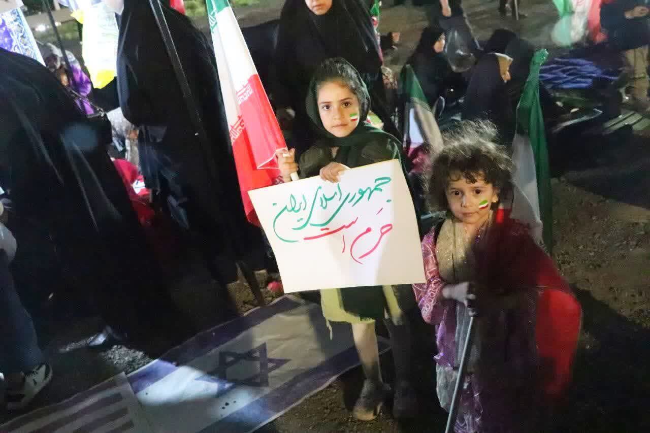 مصلای بزرگ قزوین؛ میعادگاه کودکان با شهدا