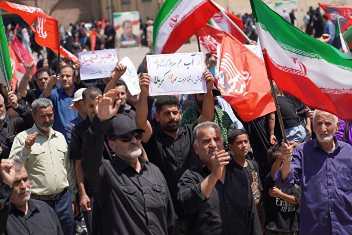 گزارش تصویری | حضور پرشور ایثارگران قزوین در راهپیمایی اربعین حسینی