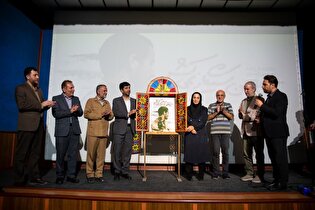  آیین رونمایی از کتاب «تا بهمن سیگار نمی کشم »...
