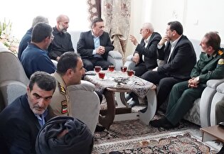 مسئولان قزوین با خانواده شهید «حسین مهدویان» دیدار...