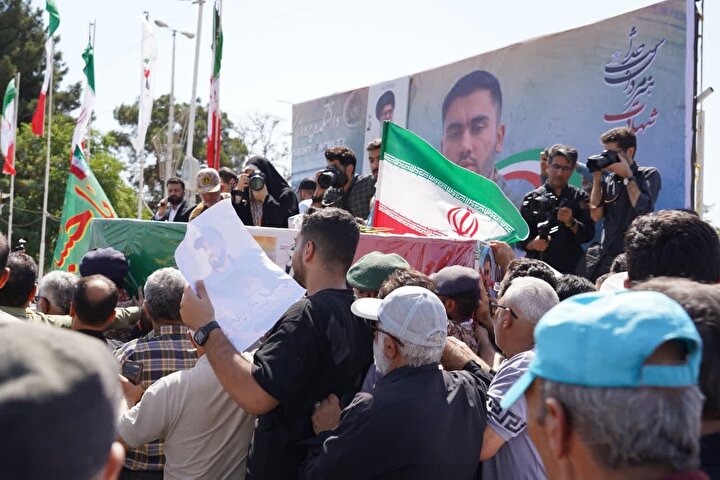 گزارش تصویری | پیکر مطهر شهید «حسین مهدویان» در قزوین