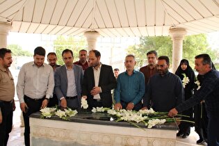 مسئولان بخش ضیاءآباد با آرمان‌های شهدا تجدید میثاق...
