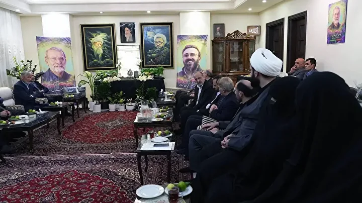دیدار نمایندگان ادوار مجلس با خانواده شهید لاریجانی