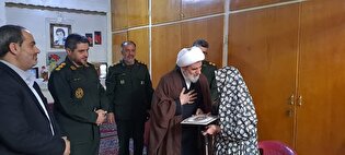 مسئولان بوئین‌زهرا از مقام والای خانواده شهدا...