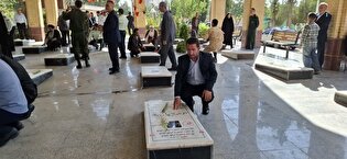 تجدید میثاق با شهدا و گلباران مزار شهدای شهر آبیک