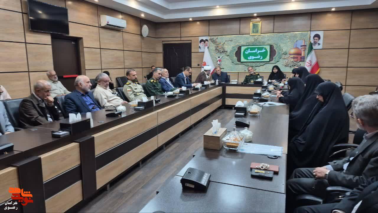 وقتی خانوادهها از فرماندهان شهید روایت میکنند؛ بازخوانی رشادتهای حماسهآفرینان دفاع مقدس وقتی خانوادهها از فرماندهان شهید روایت میکنند؛ بازخوانی رشادتهای حماسهآفرینان دفاع مقدس