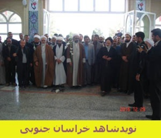 




حضور نماینده ولی فقیه استان در مزارشهدا-شهرستان قائن