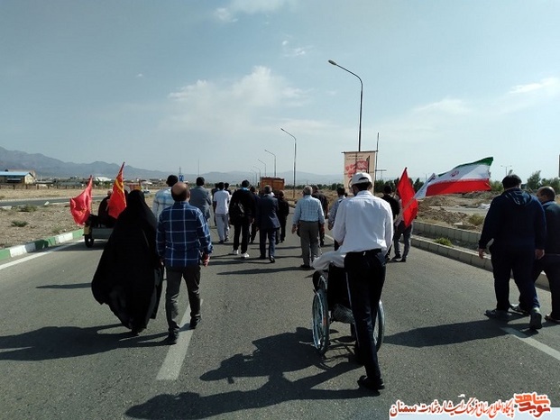 همایش ویلچررانی، دوچرخهسواری و پیادهروی خانوادگی ویژه خانوادههای معزز شاهد و ایثارگر شهرستان سمنان به مناسبت هفته دفاع مقدس - سمنان یکم مهرماه ۱۴۰۰