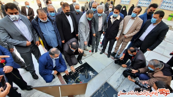 ادای احترام معاون رئیس جمهور به مقام شامخ شهدا - چهارشنبه نوزدهم آبان ۱۴۰۰ گلزار شهدای امامزاده اشرف سمنان