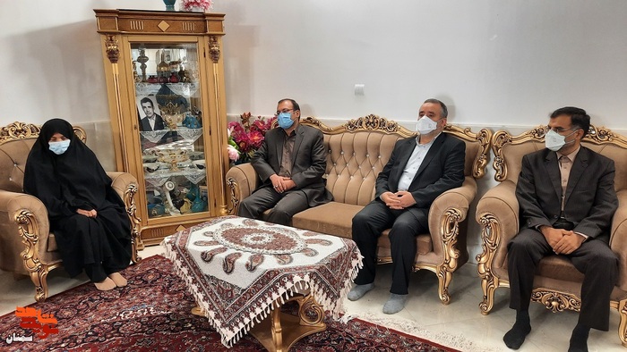 دیدار مسئولان با مادر گرامی شهید والامقام حسن خیرآبادی - بیست و دوم اسفند ۱۴۰۰ روستای خیرآباد سمنان