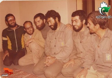 شهید «عبداله جمال لیوانی» نفر سوم سمت چپ